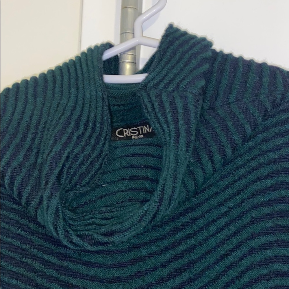 🔥Green Turtle Neck Crop Top🔥 - Picture 2 of 6